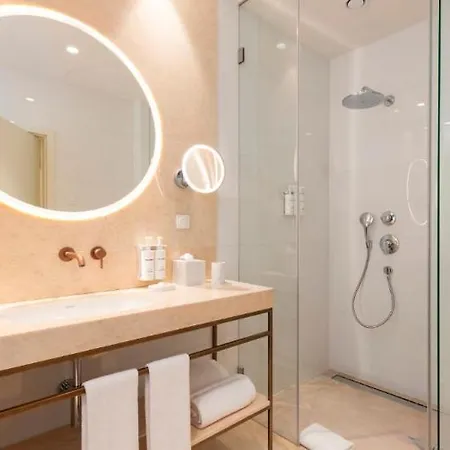 Vignette Collection Convent Square By Ihg فندق 4*