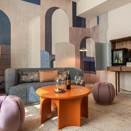 Готель Vignette Collection Convent Square By Ihg 4*