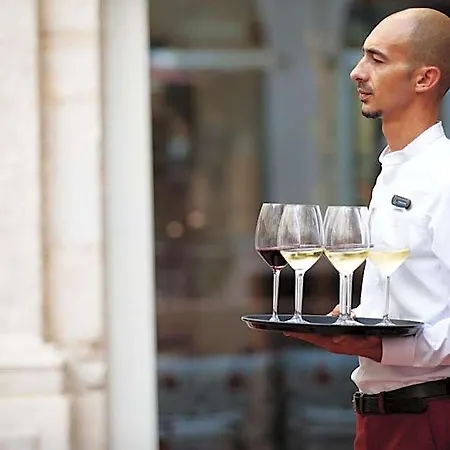 Hotel Vignette Collection Convent Square By Ihg