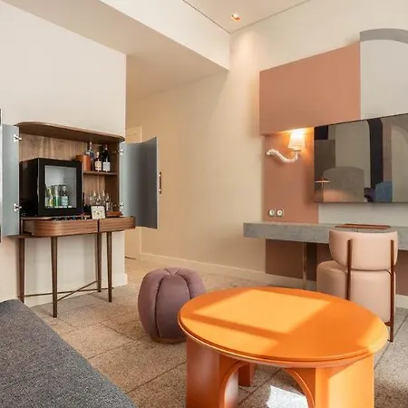 Vignette Collection Convent Square By Ihg Hotel